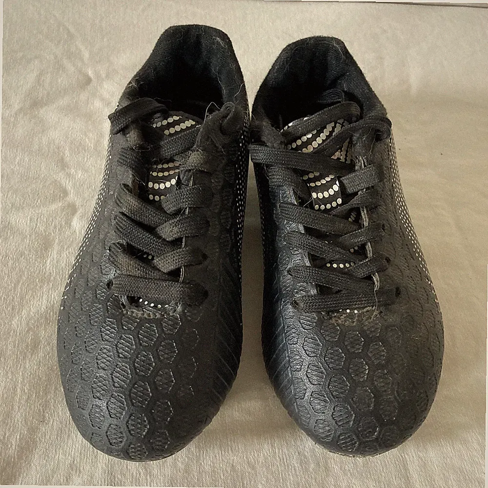 Toddler Soccer Cleats Size 9 Black White Lace Up Molded Studs