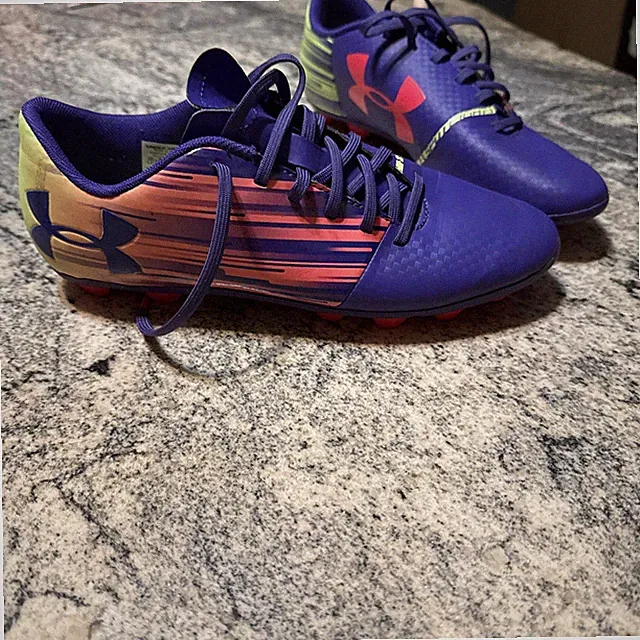 UA Under Armour Spotlight DL FG-R Soccer Cleats Size 5.5 Purple 1289535-550