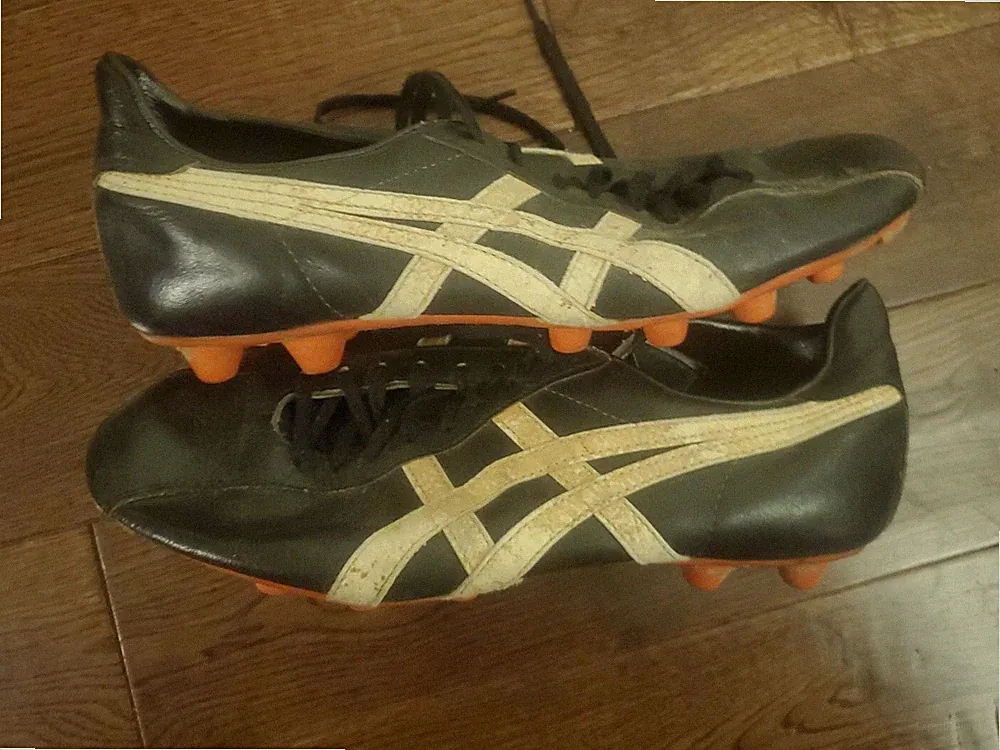 UKTRA RARE VINTAGE ONITSUKA TIGER BLACK SOCCER CLEATS MENS SZ US 11.5 JAPAN 29.5