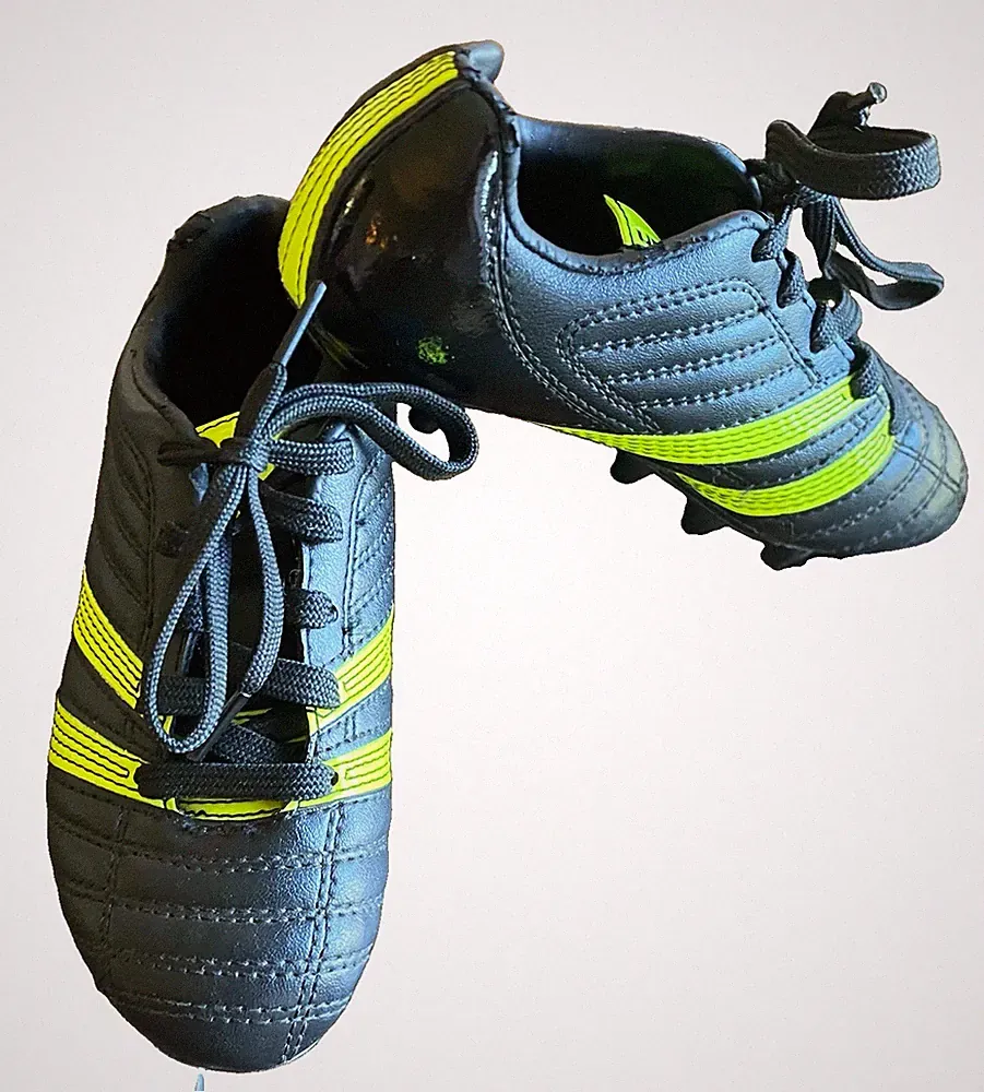 Umbro 11C Outdoor Soccer Cleats Black Yellow