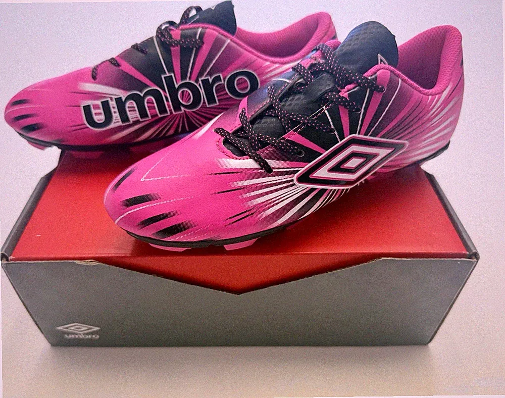 Umbro Arturo 3.0 Soccer Cleats Pink Youth Size 4 FG Firm Ground New in Box