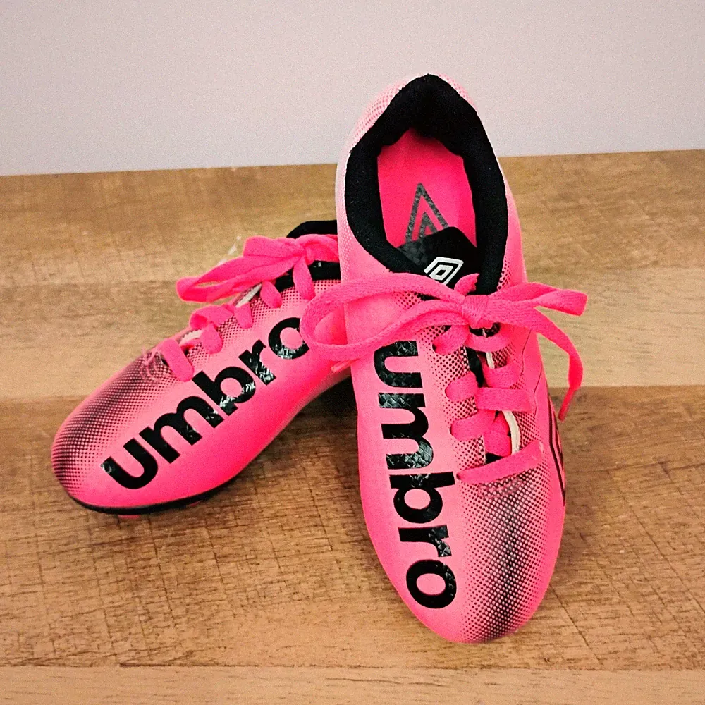 Umbro Arturo Girls Soccer Cleats Pink White Black Size 10K YFW00400G