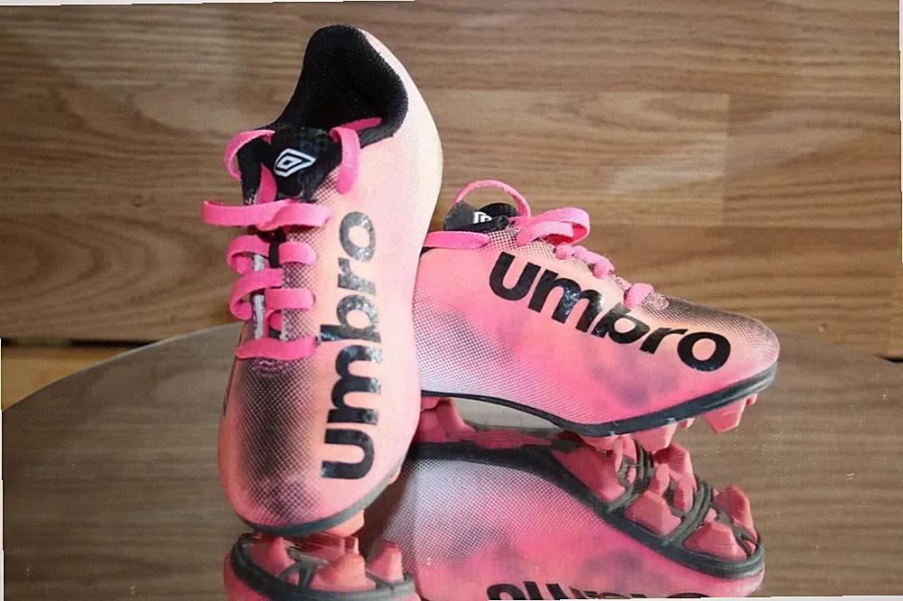 Umbro Arturo Soccer Cleats Kids 11K Pink White Striped FG Firm Ground *!