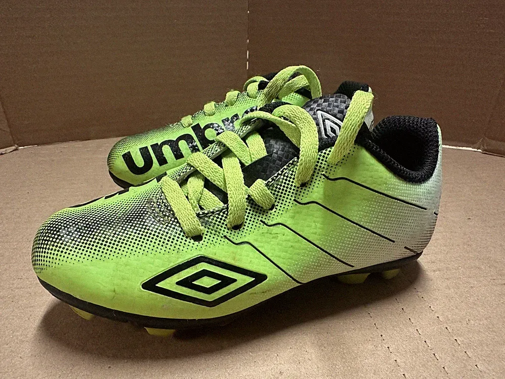 Umbro Arturo Soccer Cleats - Little Kid's Size 10K Green