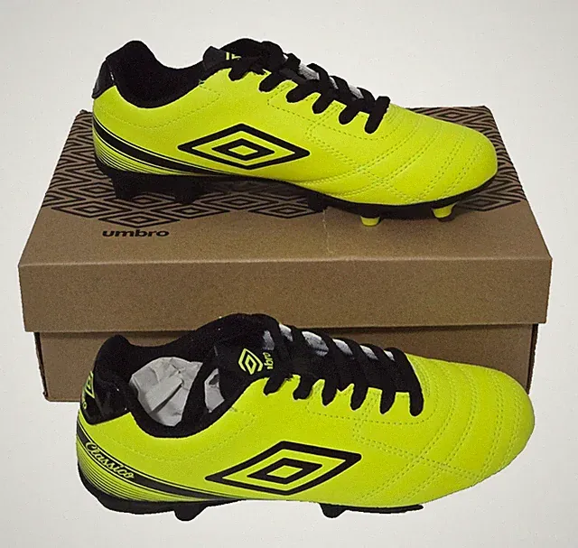 Umbro Boy's Classico X FG Jr. Soccer Cleat, Black/Yellow, 4 Little Kid