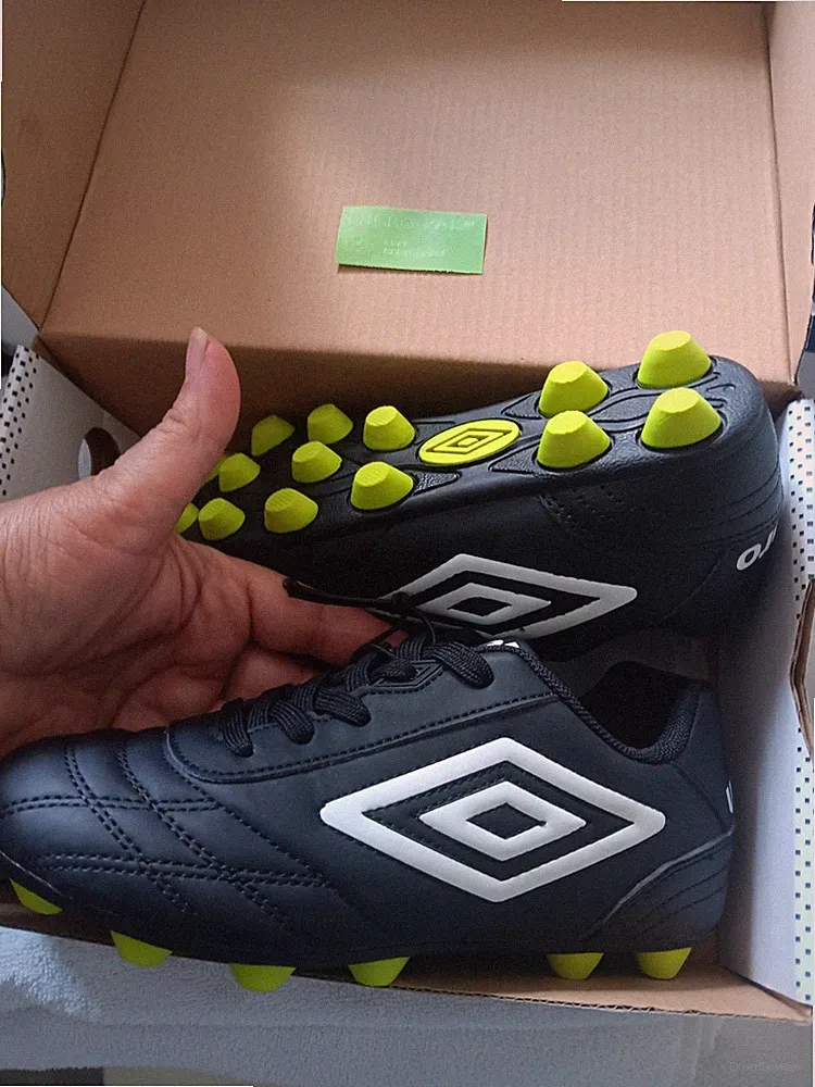 Umbro Boys Finale Soccer Cleat Black & Neon Size 1 Youth Sport Shoes NEW