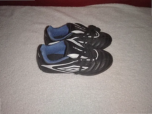 Umbro Cleats Youth 10K Corsica Revolution Soccer Black Royal Blue Elastic Strap