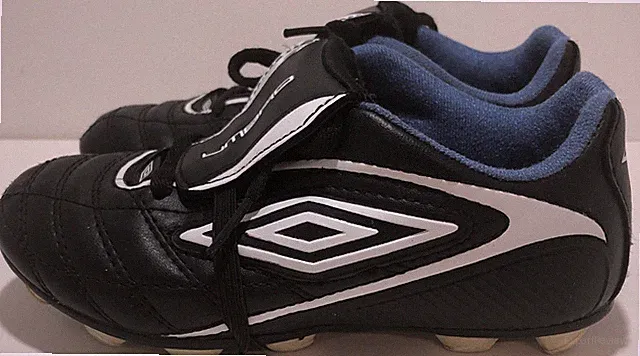 Umbro Cleats Youth 13K Corsica Revolution Soccer Black Royal Blue Elastic Strap