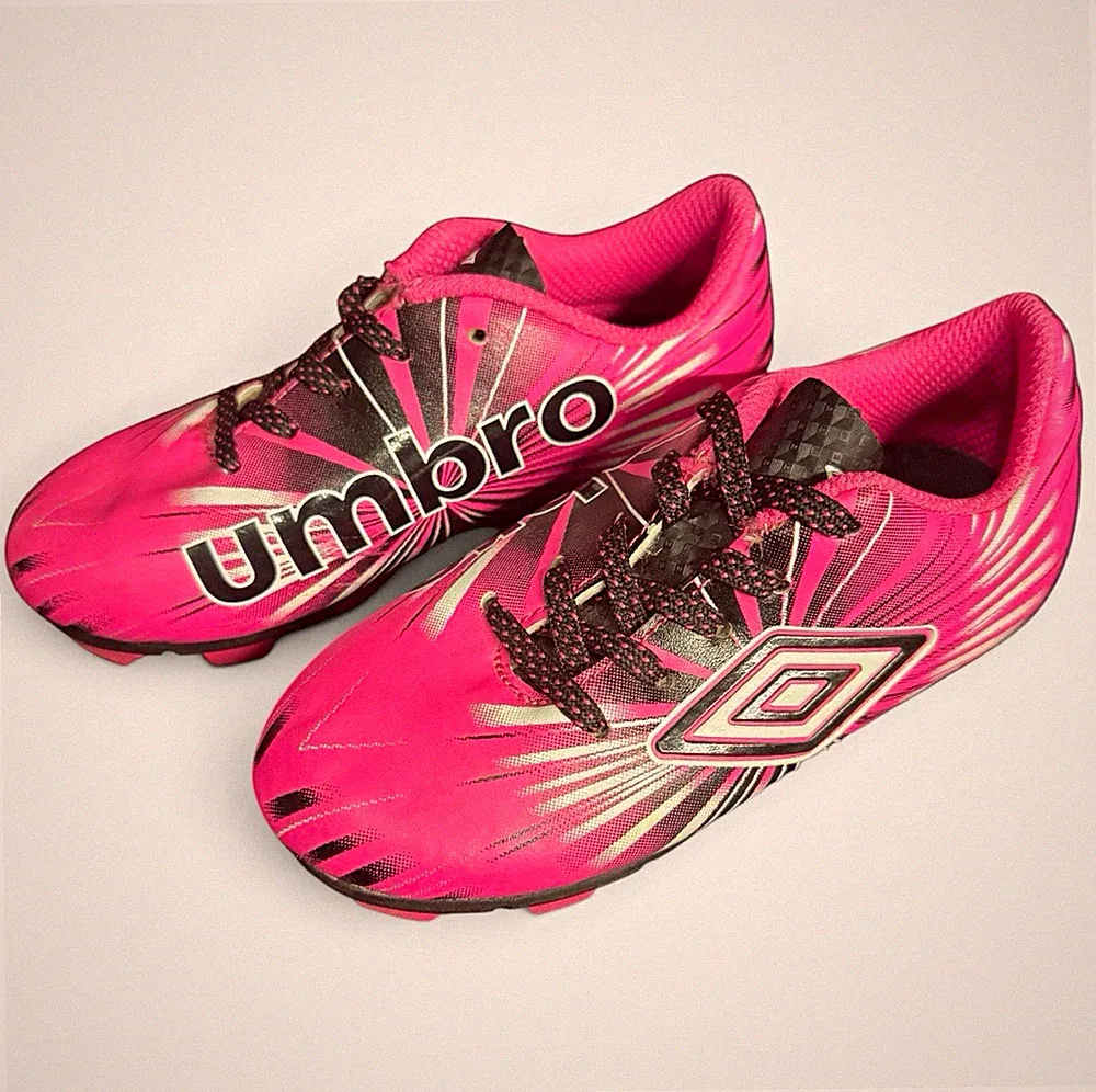 umbro soccer cleats girls