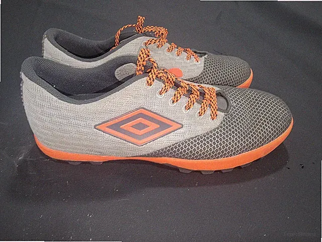 Umbro Grass & Turf Cleats