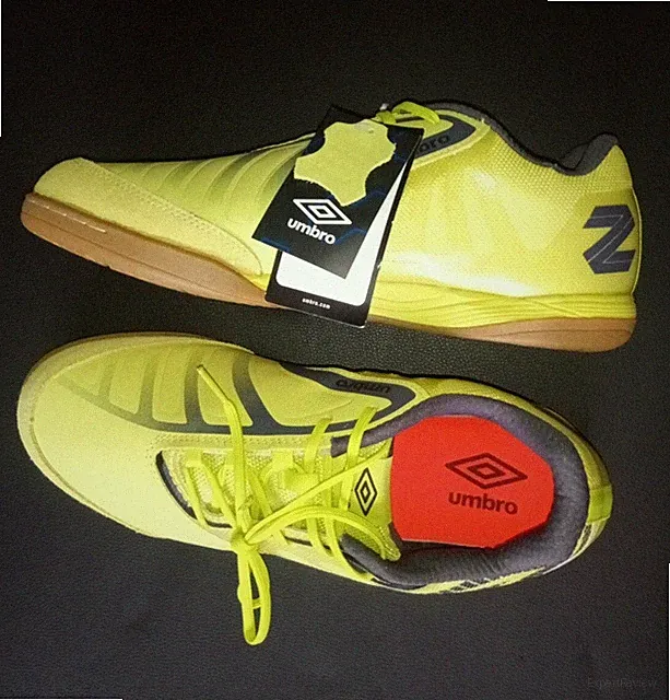 Umbro Indoor Cleats sz 12 Leather