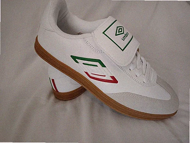 Umbro Indoor Soccer Shoes Size 8