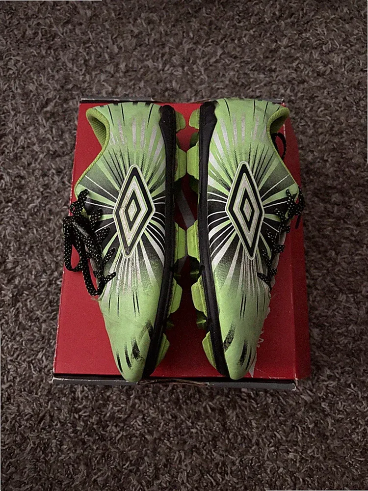 Umbro Kid's Arturo 3.0 FG Soccer Cleats