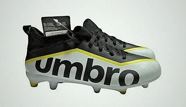 UMBRO KID'S PIVOT SOCCER CLEAT, BLACK/WHITE Size 12C