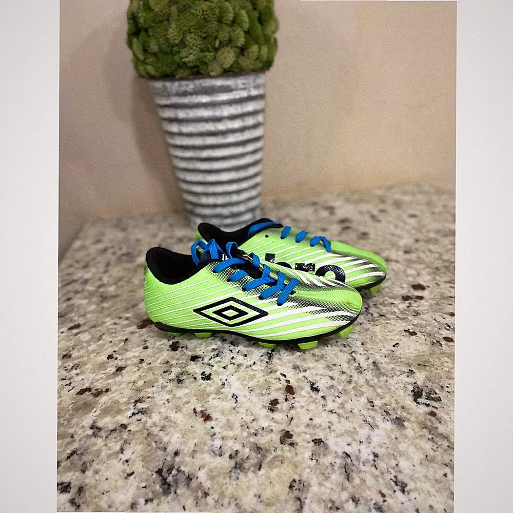 umbro soccer cleats kids