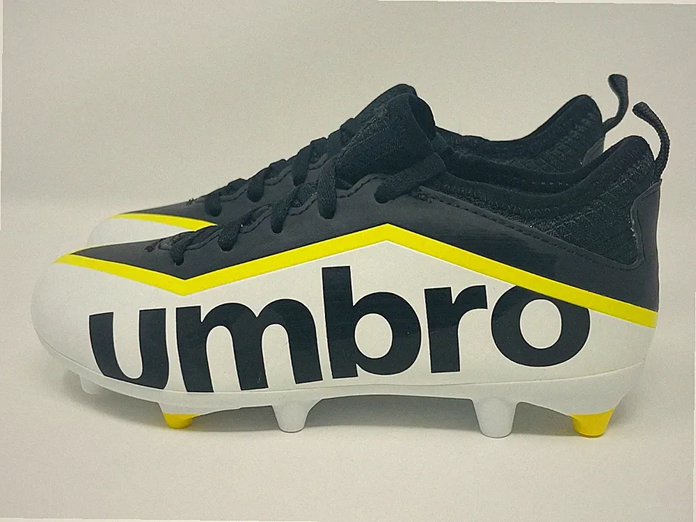 Umbro Kids Unisex Soccer Pivot Cleats KDUM11RT001 White Black Blanca Size 3 Y