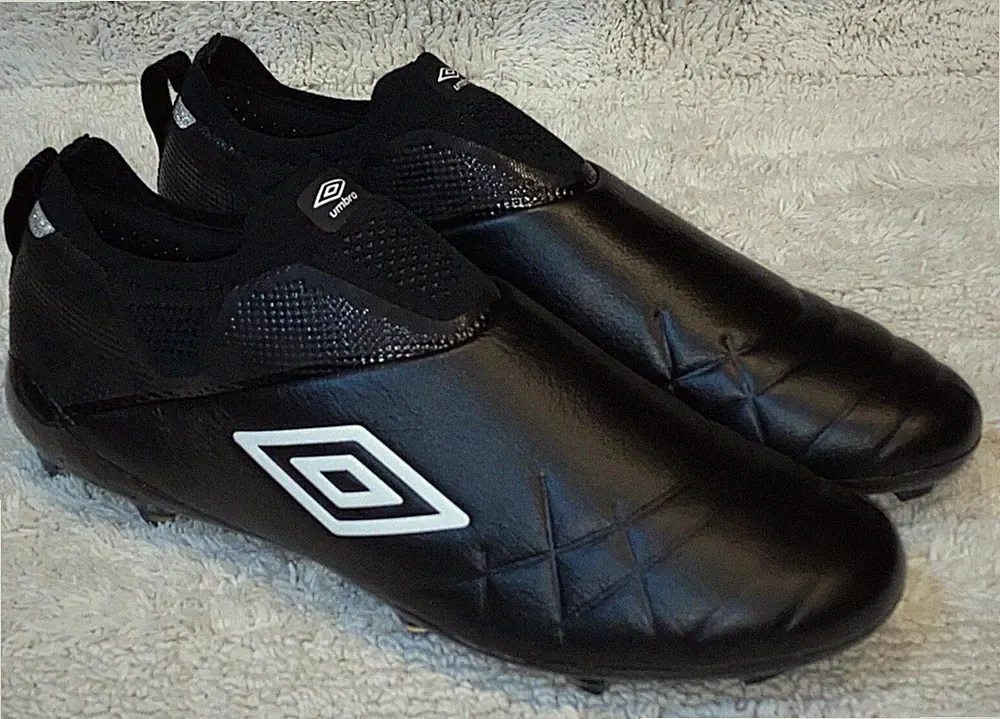 UMBRO Medusae III Elite FG Black White Leather Soccer Cleats NEW Mens Sz 8