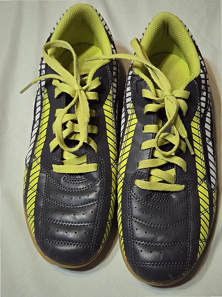 Umbro Men's 7.5 Sala Z5 Futsal Indoor Soccer Shoes Futball Cleats Colorful