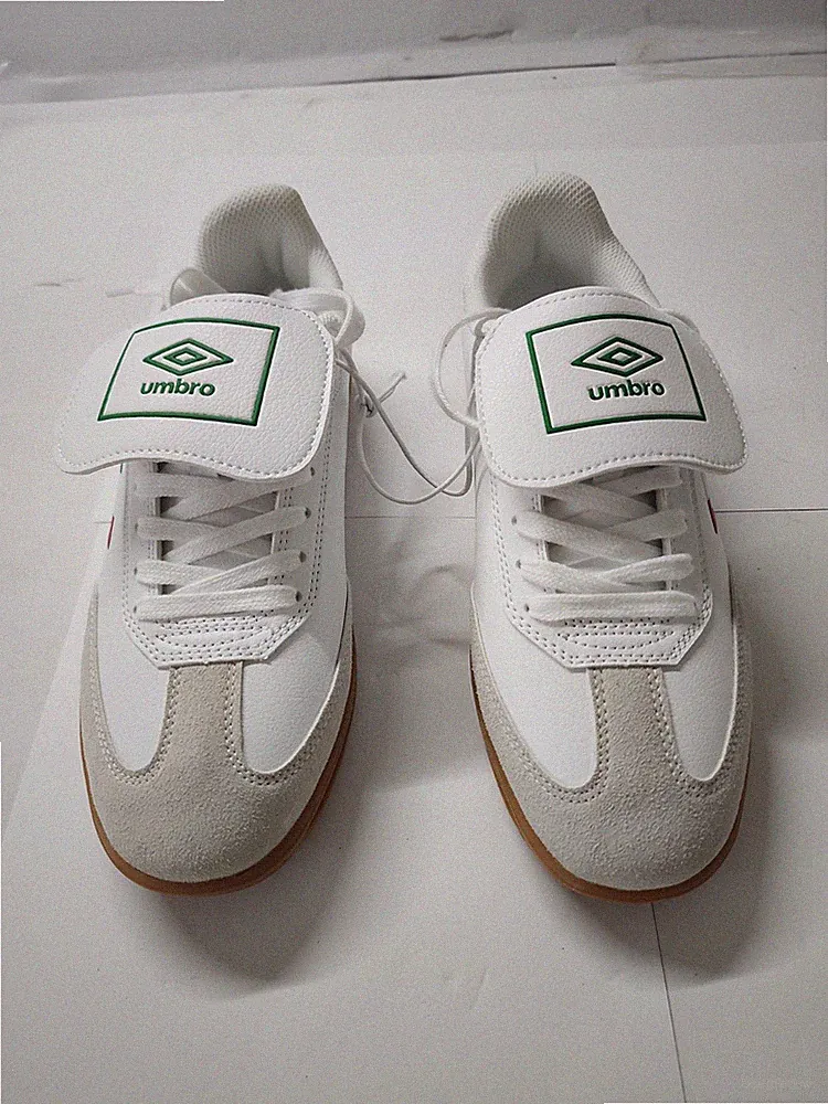 Umbro Men's Indoor Court Soccer Shoes White Green Red Gum Sole US 8 New