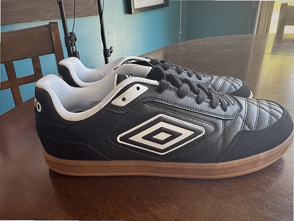 Umbro Men’s Size 11 Black Turf Soccer Shoes Without Original Box