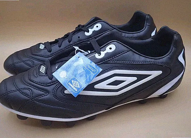 Umbro Mens Soccer Cleats Sting Size 12 Black