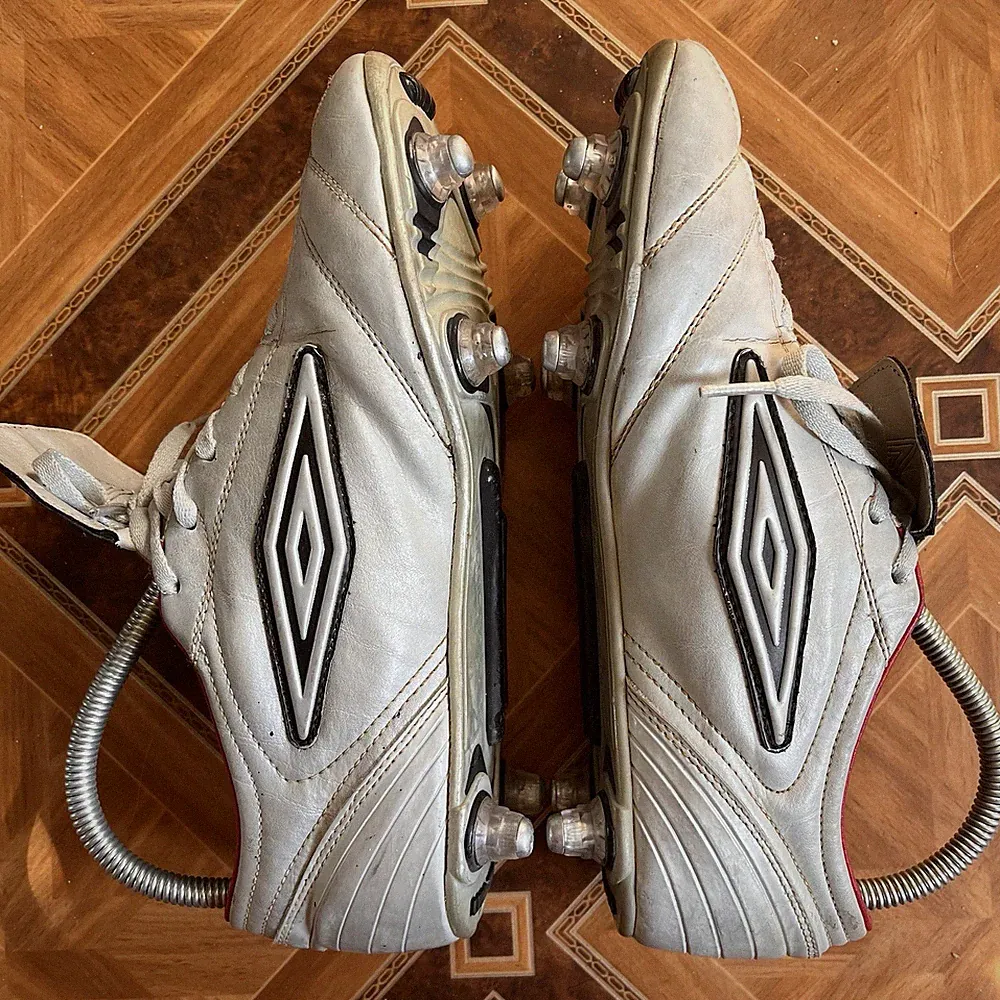 Umbro Orbital SG US 8 Vintage Soccer Cleats