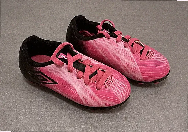 UMBRO Pink Soccer Shoes Cleats Girls Size 8 K Toddler Kids Pink Lace Up