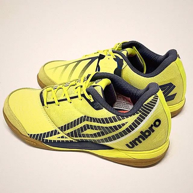 UMBRO Sala Z Pro Futsal Liga Indoor Soccer Shoes Mens SIZE 11 Limeade Yellow NWT
