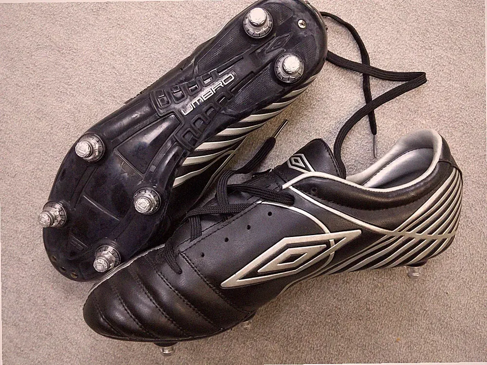 Umbro Shoes Mens 9.5 42.5 Black Soft Ground Soccer Rugby Cleats REV LGE II-A SG