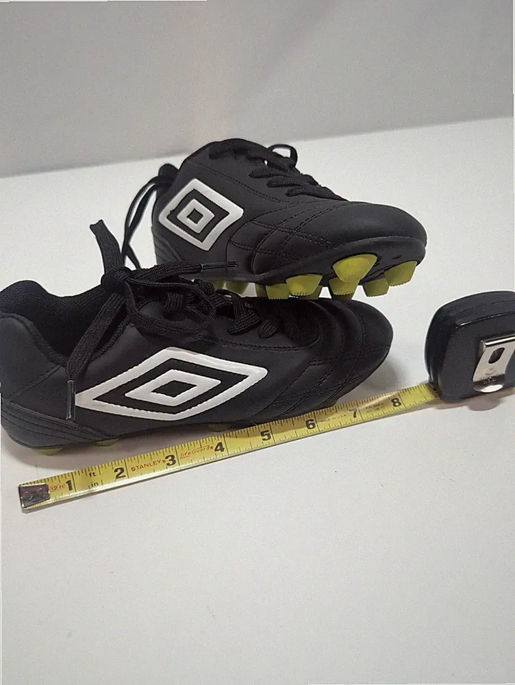 Umbro Shoes Youth 1 Boys Finale Athletic Soccer Cleats Sneakers Black White