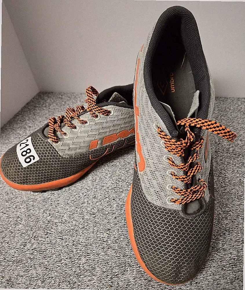 Umbro Shoes Youth Size 6 Gray Orange Turf 3.0 Soccer Cleats Trainers UMBYB17-ORG