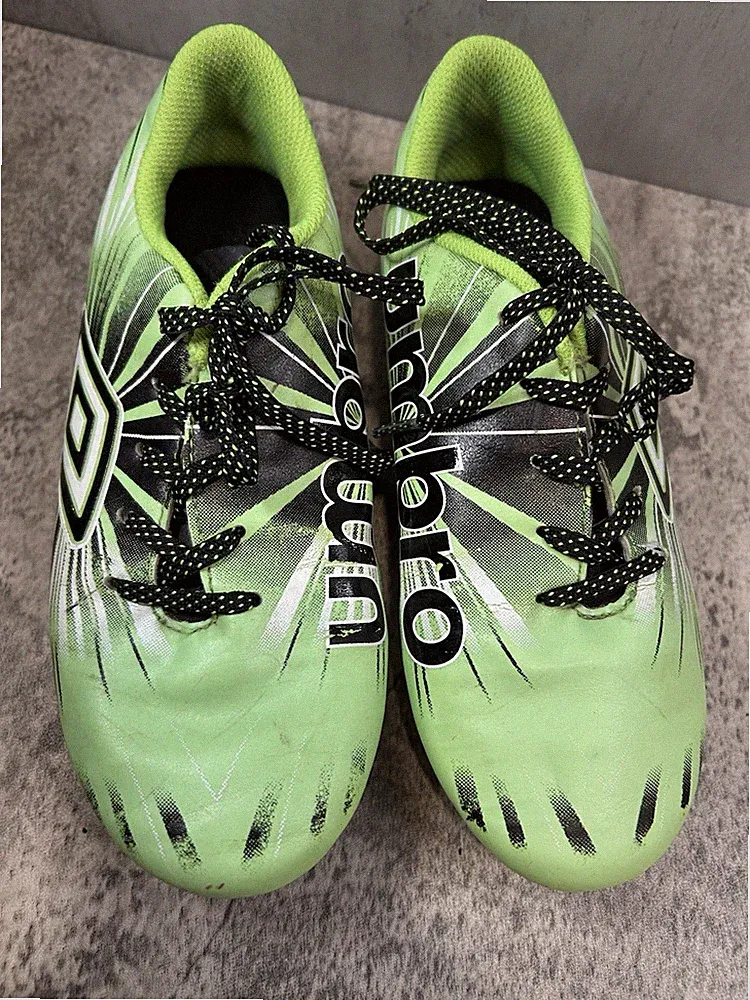 Umbro Soccer Cleats Boys Sz 2 Kids Fluorescent Green & Black Youth