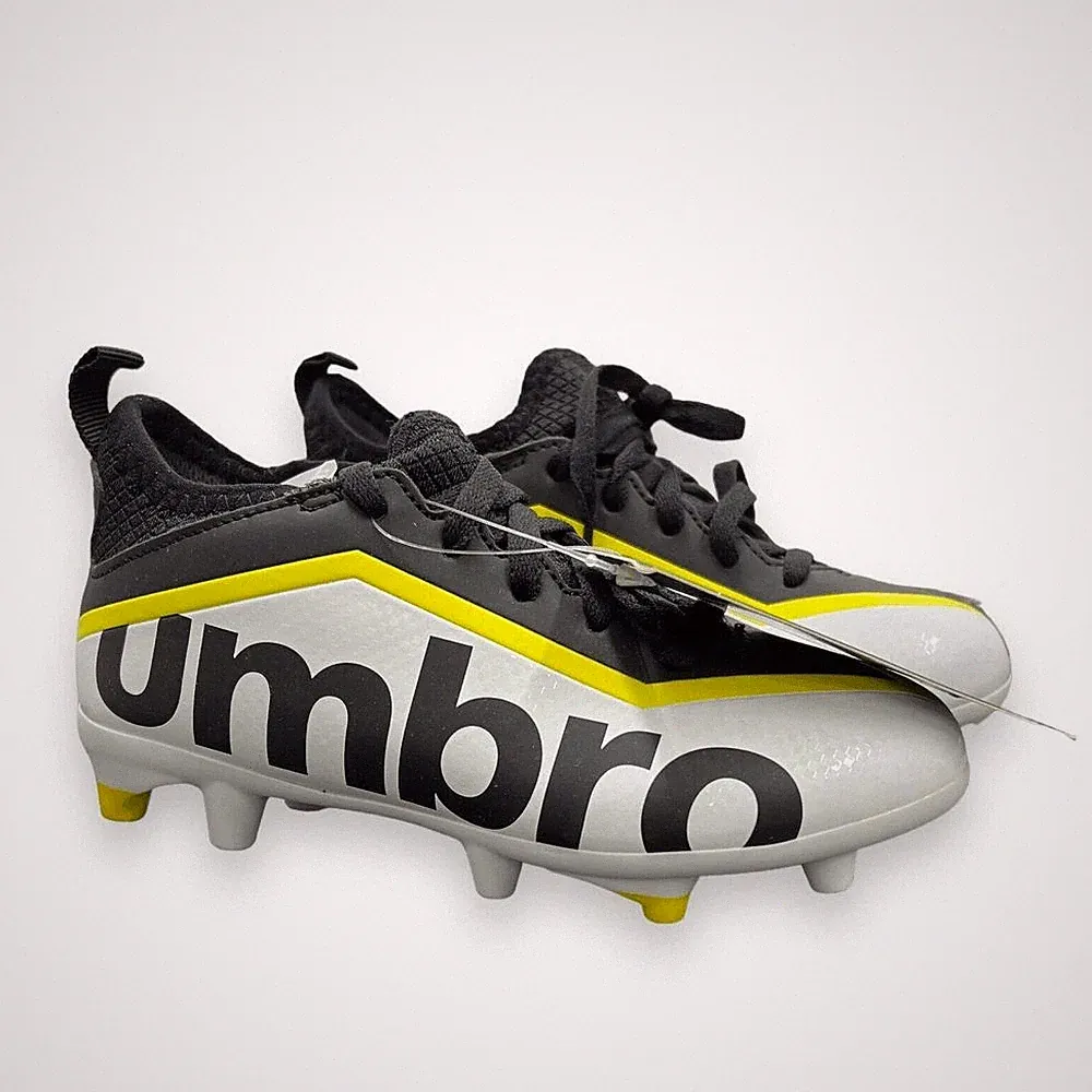 Umbro Soccer Cleats Kids 12C Black White FG Kids Shoes Boys Football Boots NEW