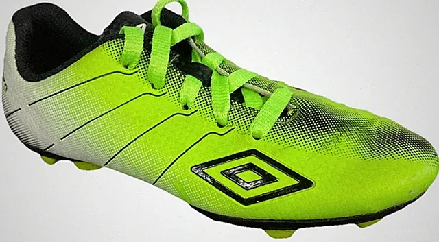 Umbro Soccer Cleats Kids Size 1 Arturo 2.0 Neon light Green/ Black