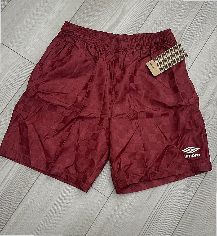 Umbro Soccer Vintage Style Checkered Athletic Shorts Maroon Mens Small New NWT
