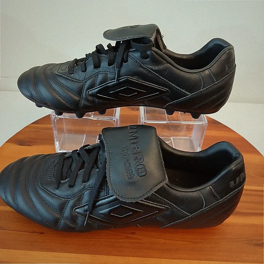 Umbro Speciali Maxim FG Soccer Cleats Mens 12.5 Triple Black Futbol Boots Shoes