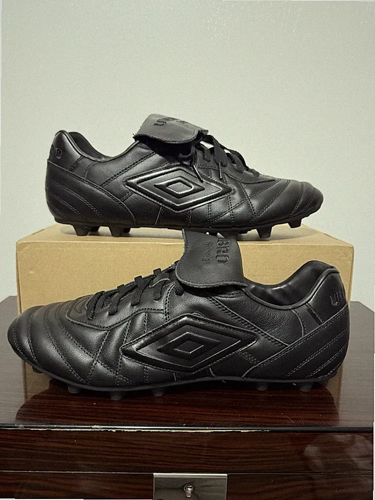 Umbro Speciali Maxim FG Triple Black Leather Soccer Cleats Mens Size 12.5