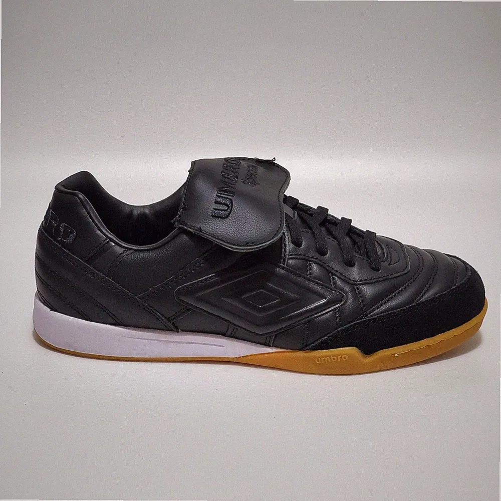 Umbro Speciali Pro 98 IC Black Indoor Soccer Leather Men's Size 9