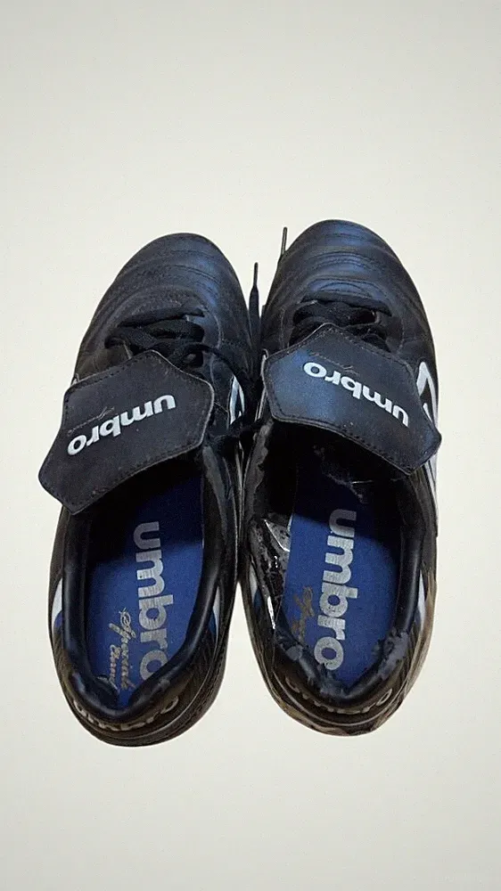 Umbro Speciali Turf Soccer Cleats Black Size 5.5 US Youth Men Fold Over Tongue