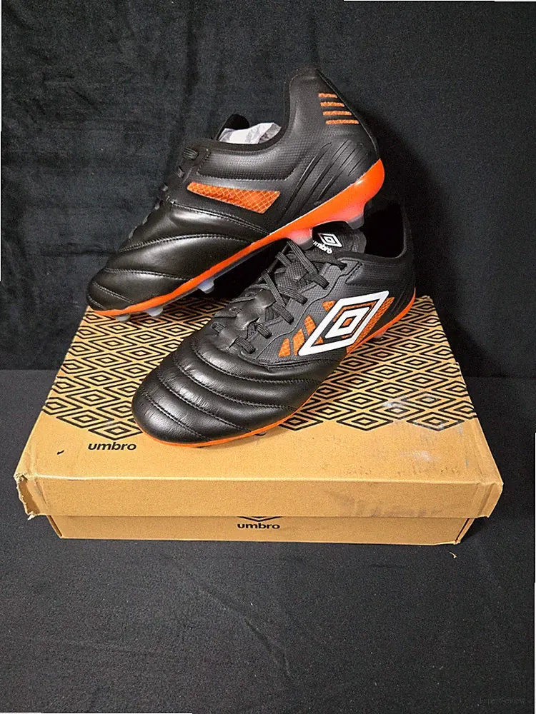 Umbro Tocco IV Pro FG Men's 11.5 Leather Soccer Cleats Black Orange NIB