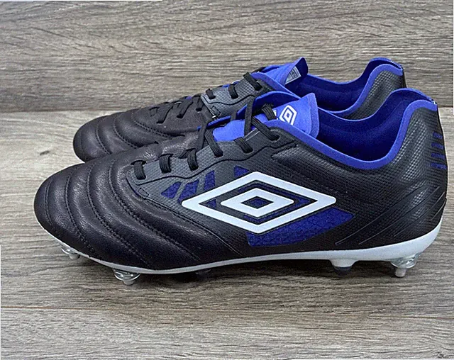 Umbro Tocco IV PRO SG Soccer Cleat Men's Size 9 Black Royal Blue USMF181979U