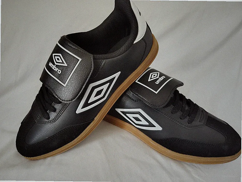 Umbro-TX Indoor Soccer Sneaker / Every Day Shoes. Style UMO 4875001. Size 10.5