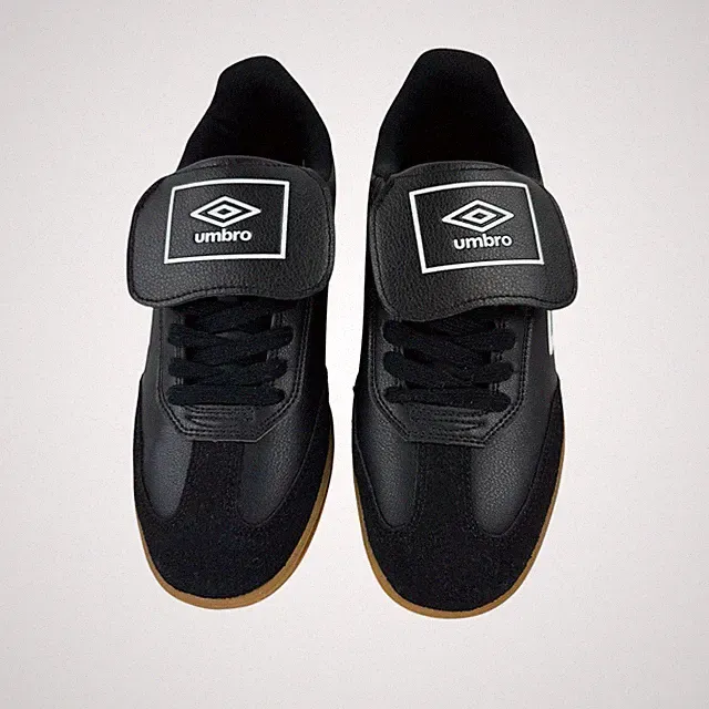 Umbro TX Mens 8 Black White Gum Sole Sneakers Retro Indoor Soccer Terrace Shoes