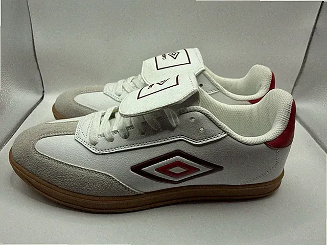 Umbro UMBRO-TX UMOA875103 White Red Gum Men's Soccer Sneakers Size 11
