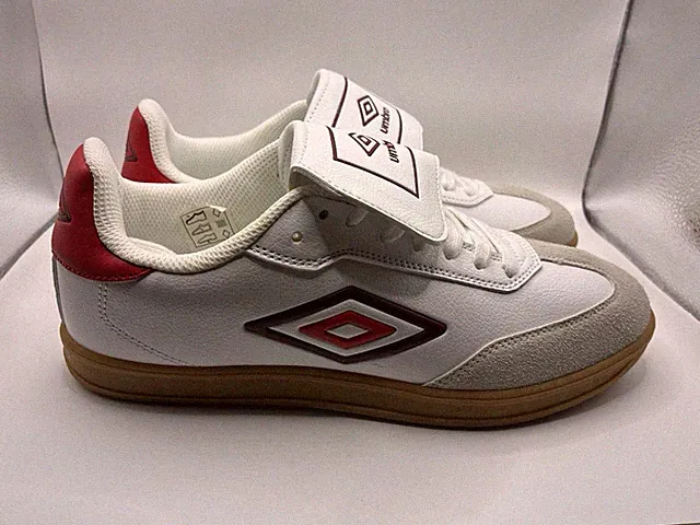 Umbro UMBRO-TX UMOA875103 White Red Gum Men's Soccer Sneakers Size 8