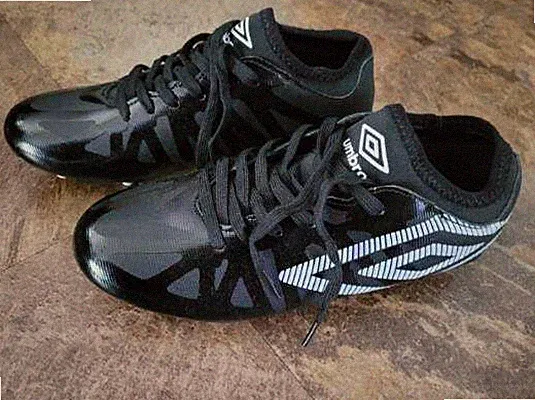 UMBRO VENTURA-FG Youth Unisex Soccer Cleats 5Y Black/White