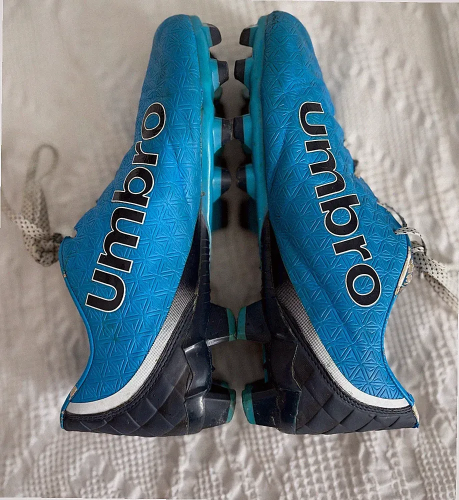 Umbro Women's Club 3.0 Soccer Cleats. Laceup. Blue Black White. Peel/Marks 7.5