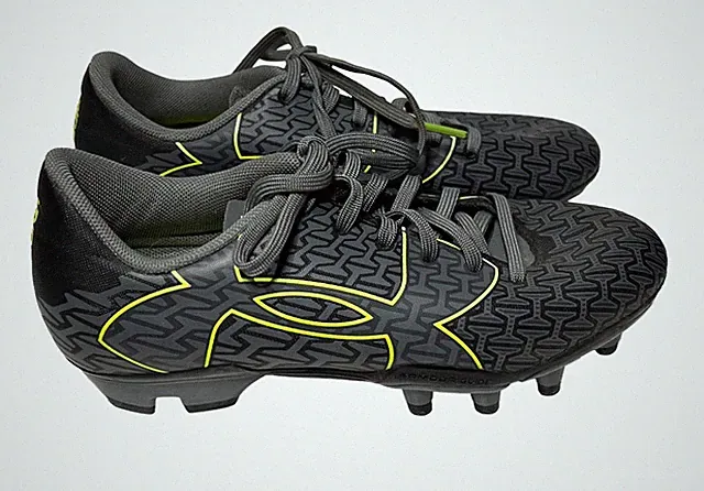 Umbro Youth Soccer Cleats Size 1.5 EUC