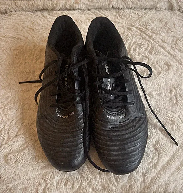 Under Armour Black Unisex Low Top Lace-Up Soccer Cleats Plastic Studs