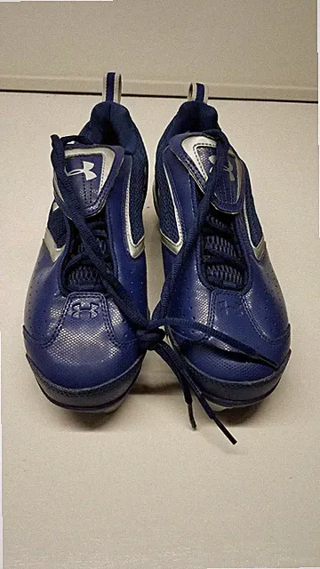 Under Armour BLUE WHITE Soccer Cleats Size 8 Womens FTY YY11-S1